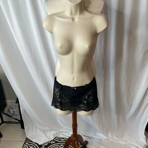 🖤 Victoria’s Secret Black Lace Garter Belt with little cheetah bow – Size M 🖤